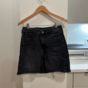 H&M black denim mini skirt
